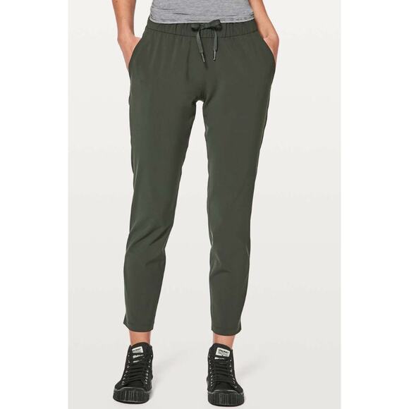 LULULEMON On The Fly Pant *Woven 28" Elastic Waist Green Jogger Women's Size 12 - Picture 1 of 9